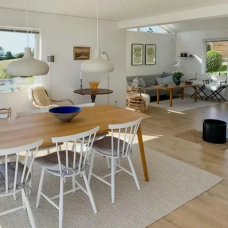 펜션 Unique House Overlooking Fjord 아벤라