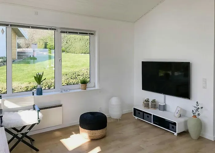 펜션 Unique House Overlooking Fjord 아벤라